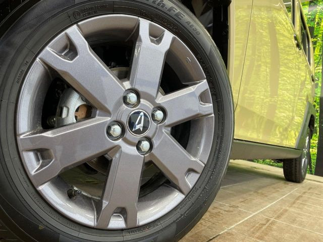 �y����15�C���`�A���~�z�C�[���z�O�ςɃ}�b�`���������A���~�z�C�[���𑕒����Ă���܂��B�e��ЊO�A���~�z�C�[����A�X�^�b�h���X�^�C�����戵�����Ă���܂��B���񂲑��k����������