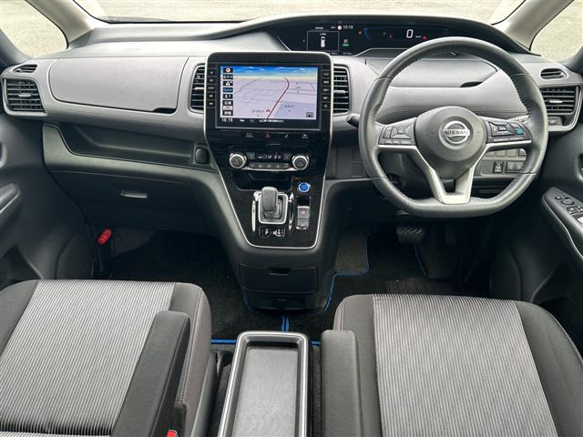 セレナ1.2 e-POWER ハイウェイスターV