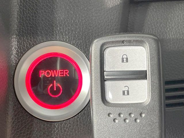 �yHonda�X�}�[�g�L�[�z�J�o����|�P�b�g�ɓ��ꂽ�܂܂ł��h�A�̎{���E�������\�ȃX�}�[�g�L�[�𑕔��B�G���W���̃I���E�I�t�����J�M�����o���K�v����������Ƃ��Ă��֗��ł���