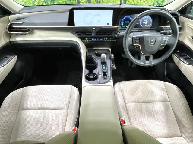 クラウンクロスオーバー2.5 G アドバンスト レザー パッケージ E-Four 4WD