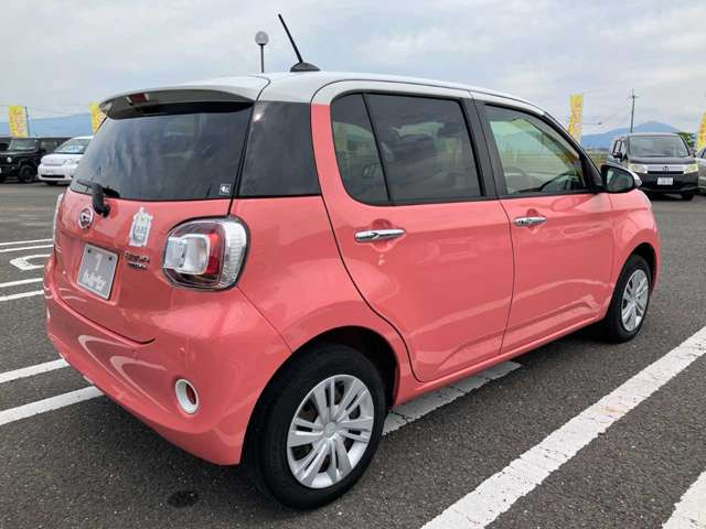 ブーン1.0 スタイル ホワイトリミテッド SAIII