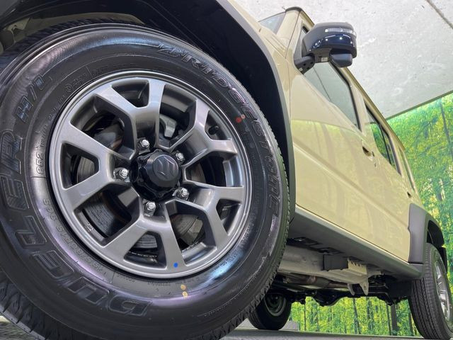 �y����15�C���`�A���~�z�C�[���z�O�ςɃ}�b�`���������A���~�z�C�[���𑕒����Ă���܂��B�e��ЊO�A���~�z�C�[����A�X�^�b�h���X�^�C�����戵�����Ă���܂��B���񂲑��k����������