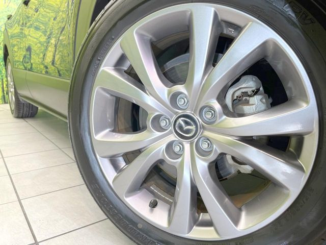 �y����18�C���`�A���~�z�C�[���z�O�ςɃ}�b�`���������A���~�z�C�[���𑕒����Ă���܂��B�e��ЊO�A���~�z�C�[����A�X�^�b�h���X�^�C�����戵�����Ă���܂��B���񂲑��k����������