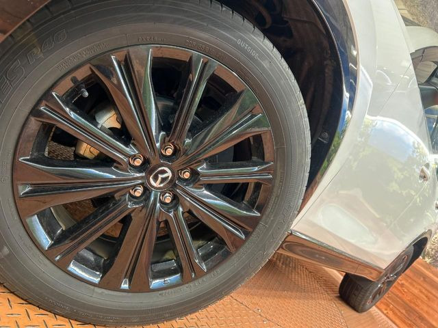 �y����19�C���`�A���~�z�C�[���z�O�ςɃ}�b�`���������A���~�z�C�[���𑕒����Ă���܂��B�e��ЊO�A���~�z�C�[����A�X�^�b�h���X�^�C�����戵�����Ă���܂��B���񂲑��k����������