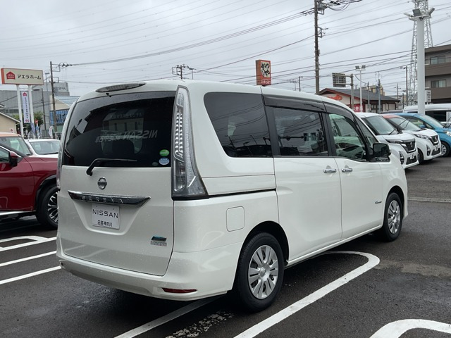 セレナ2.0 20X Vセレクション+Safety S-HYBRID
