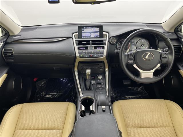 NX200t バージョンL