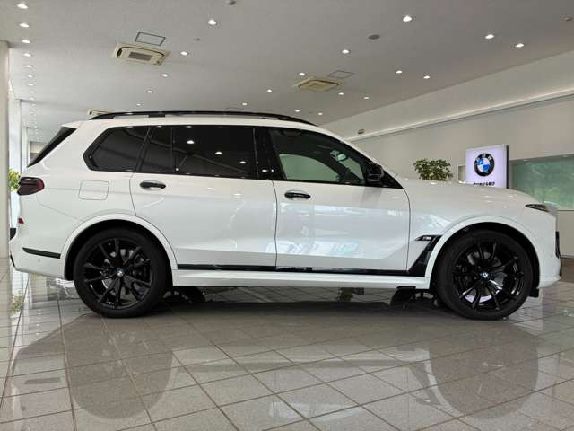 X7M60i xドライブ 4WD