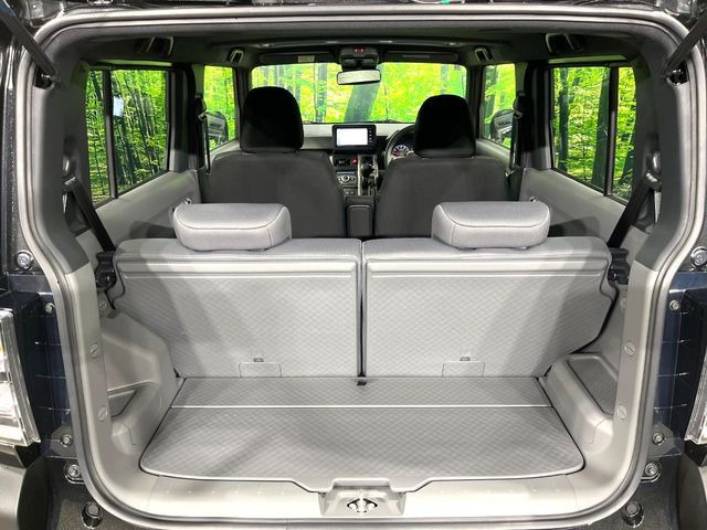 普段のお買い物や通勤、送迎等に十分な荷室スペースを確保しております。セカンドシートを倒すと、大きな荷物の積載も可能です♪