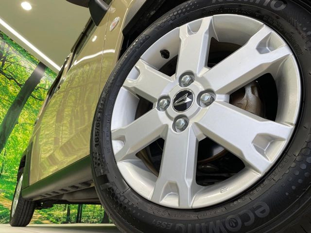 �y����16�C���`�A���~�z�C�[���z�O�ςɃ}�b�`���������A���~�z�C�[���𑕒����Ă���܂��B�e��ЊO�A���~�z�C�[����A�X�^�b�h���X�^�C�����戵�����Ă���܂��B���񂲑��k����������