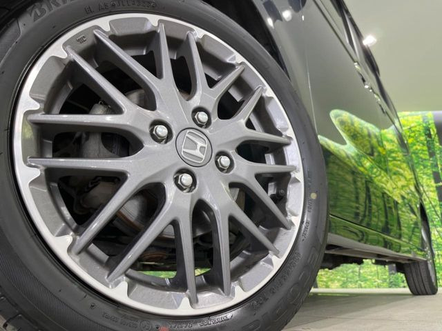 �y�����A���~�z�C�[���z�O�ςɃ}�b�`���������A���~�z�C�[���𑕒����Ă���܂��B�e��ЊO�A���~�z�C�[����A�X�^�b�h���X�^�C�����戵�����Ă���܂��B���񂲑��k����������