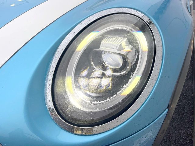 ��LED�w�b�h���C�g:��ԑ��s�����ǍD�Ȏ��E���m�ۂ����S���ĉ^�]�ł��鍂�P�xLED�w�b�h���C�g�𑕔�!�_�����x�������A����d�͂��}�����Ă��܂��B