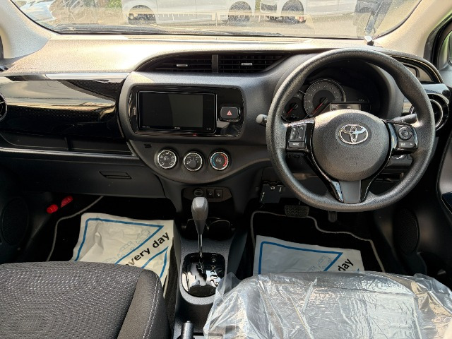 ヴィッツ1.3 F セーフティ エディションIII 4WD