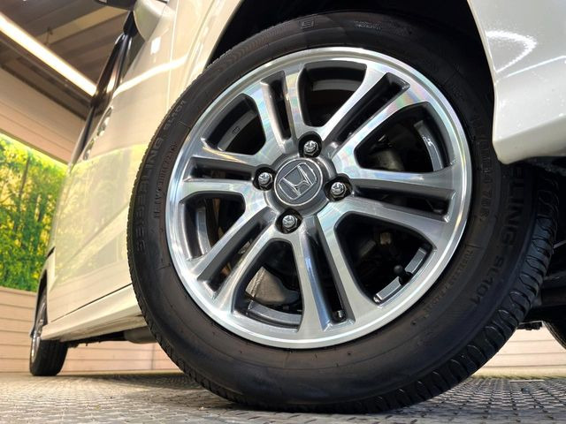 �y����14�C���`�A���~�z�C�[���z�O�ςɃ}�b�`���������A���~�z�C�[���𑕒����Ă���܂��B�e��ЊO�A���~�z�C�[����A�X�^�b�h���X�^�C�����戵�����Ă���܂��B���񂲑��k����������