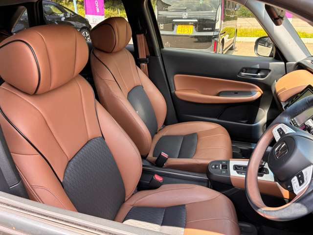フィット1.3 リュクス 4WD