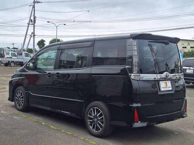 ヴォクシー2.0 ZS 4WD