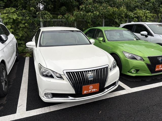 トヨタ クラウンマジェスタ ホワイト(白)の中古車一覧｜中古車検索