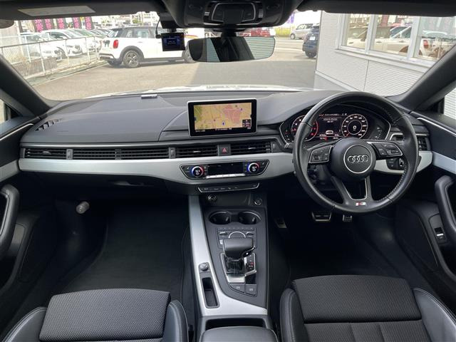 A5スポーツバック2.0 TFSI スポーツ