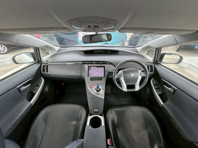 プリウス1.8 S