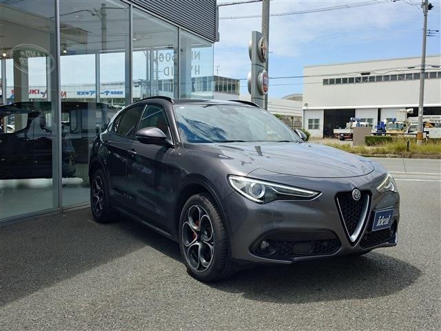 ステルヴィオ2.2 ターボ ディーゼル Q4 4WD