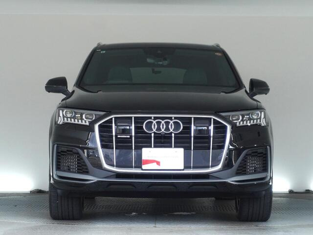 Q755 TFSI クワトロ Sライン 4WD