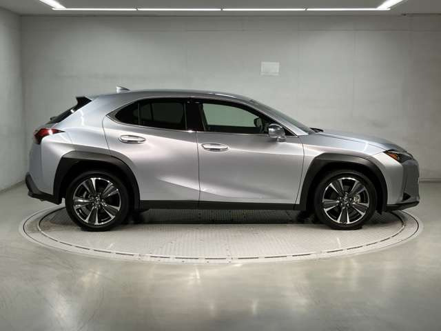 UX300h バージョンL 4WD