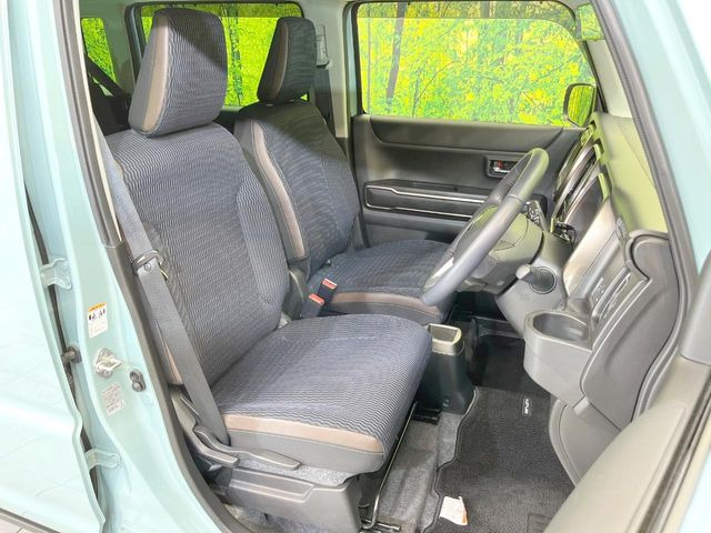 運転席シート廻りは使用感も少なく、良好な状態となっています。丁寧に使われていたことがよくわかりますね。