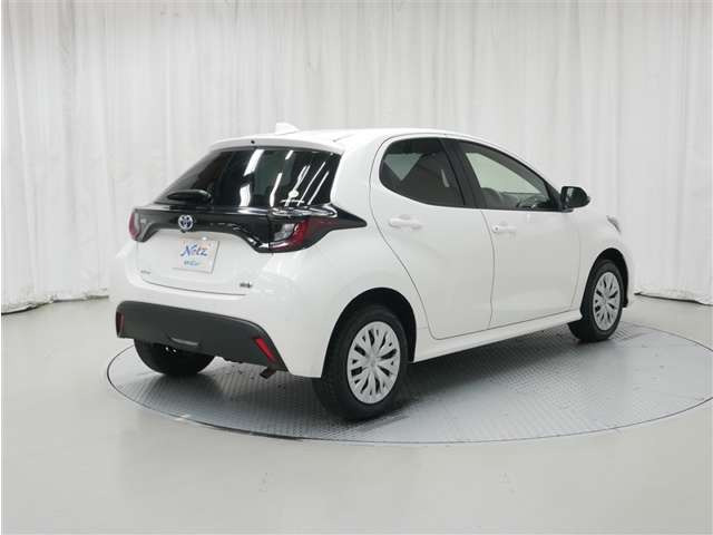 ヤリス1.5 ハイブリッド X E-Four 4WD