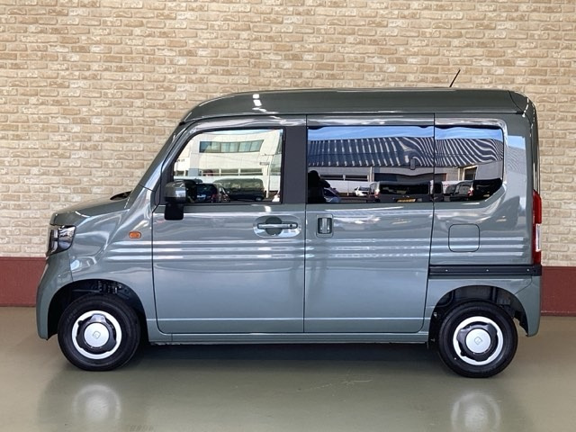 N-VANファン ターボ 4WD
