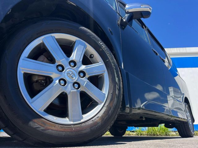 �y�����A���~�z�C�[���z�O�ςɃ}�b�`���������A���~�z�C�[���𑕒����Ă���܂��B�e��ЊO�A���~�z�C�[����A�X�^�b�h���X�^�C�����戵�����Ă���܂��B���񂲑��k����������