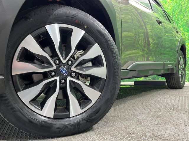 �y����18�C���`�A���~�z�C�[���z�O�ςɃ}�b�`���������A���~�z�C�[���𑕒����Ă���܂��B�e��ЊO�A���~�z�C�[����A�X�^�b�h���X�^�C�����戵�����Ă���܂��B���񂲑��k����������