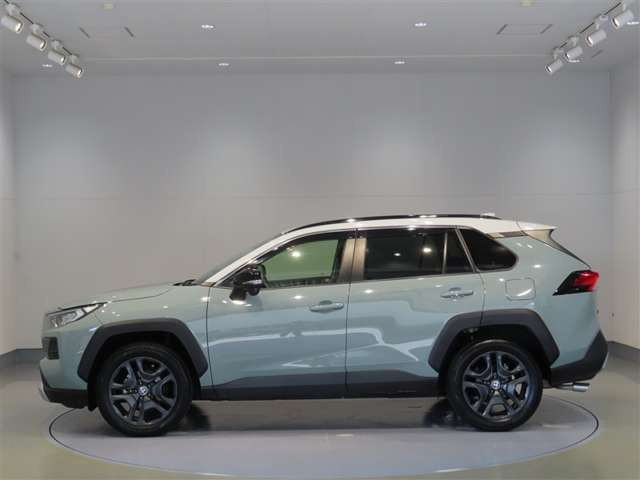 RAV42.0 アドベンチャー 4WD