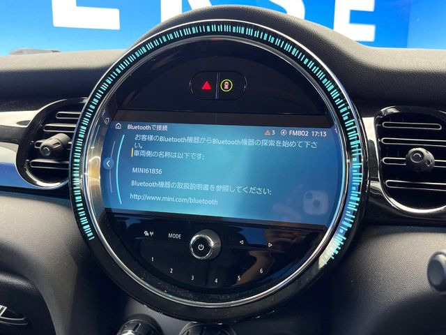 ��Bluetooth:���莝���̃X�}�[�g�t�H���ȂǂƐڑ����A�n���Y�t���[�ʘb��Տꊴ����~���[�W�b�N�Đ������y���݂��������܂��B�����ڑ��ł��̂Ŕς킵��������܂����