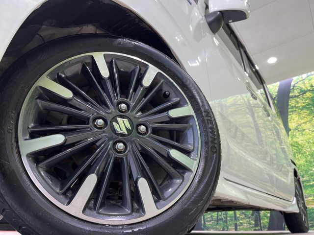 �y����15�C���`�A���~�z�C�[���z�O�ςɃ}�b�`���������A���~�z�C�[���𑕒����Ă���܂��B�e��ЊO�A���~�z�C�[����A�X�^�b�h���X�^�C�����戵�����Ă���܂��B���񂲑��k����������