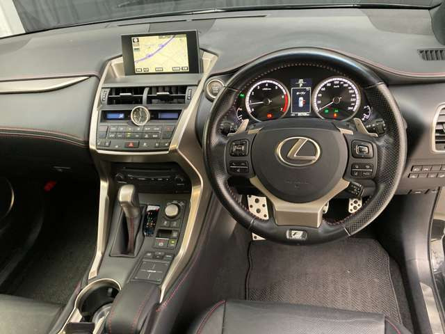 NX200t Fスポーツ