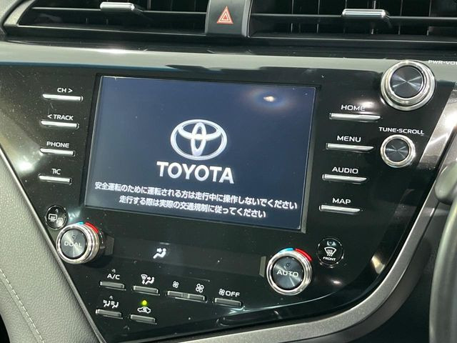 �y8�C���` �f�B�X�v���C�I�[�f�B�I�z���ʂ̃f�B�X�v���C��AppleCarPlay��AndroidAuto�����p�\�B�傫�ȉ�ʂŃX�}�z�i�r�A�v���������p���������܂���