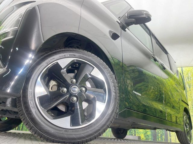 �y�����A���~�z�C�[���z�O�ςɃ}�b�`���������A���~�z�C�[���𑕒����Ă���܂��B�e��ЊO�A���~�z�C�[����A�X�^�b�h���X�^�C�����戵�����Ă���܂��B���񂲑��k����������