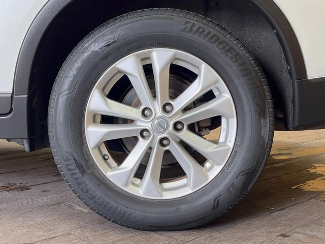 �y����17�C���`�A���~�z�C�[���z�O�ςɃ}�b�`���������A���~�z�C�[���𑕒����Ă���܂��B�e��ЊO�A���~�z�C�[����A�X�^�b�h���X�^�C�����戵�����Ă���܂��B���񂲑��k����������