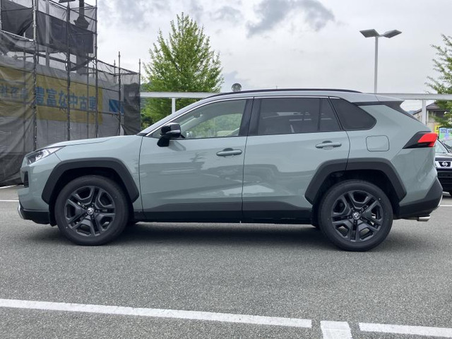 RAV42.0 アドベンチャー 4WD