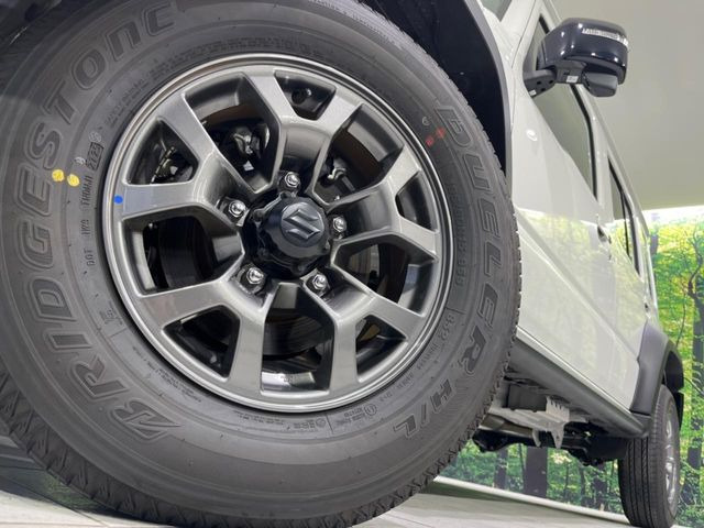 �y����15�C���`�A���~�z�C�[���z�O�ςɃ}�b�`���������A���~�z�C�[���𑕒����Ă���܂��B�e��ЊO�A���~�z�C�[����A�X�^�b�h���X�^�C�����戵�����Ă���܂��B���񂲑��k����������