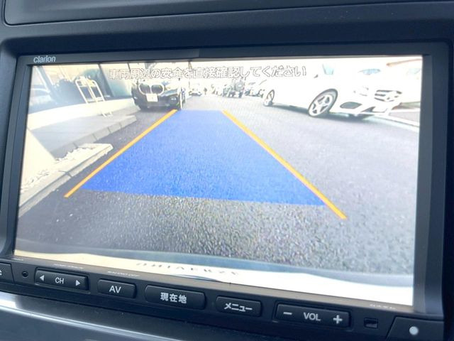 ●ガイドライン付きバックカメラ:不安な駐車もこれで安心!ガイドライン付きなので狭い箇所での駐車もラクラクです!