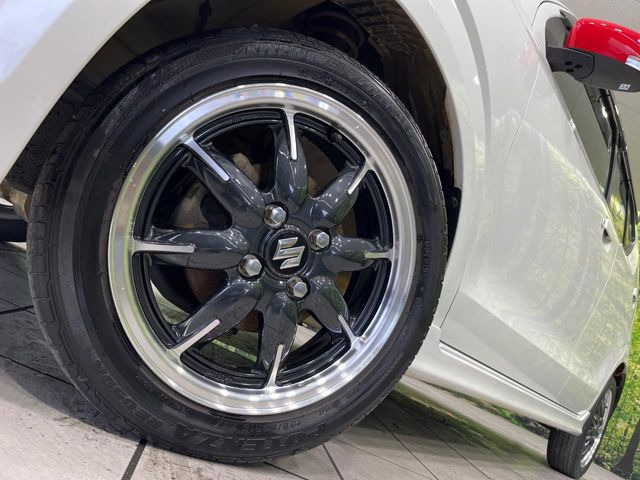 �y����15�C���`�A���~�z�C�[���z�O�ςɃ}�b�`���������A���~�z�C�[���𑕒����Ă���܂��B�e��ЊO�A���~�z�C�[����A�X�^�b�h���X�^�C�����戵�����Ă���܂��B���񂲑��k����������