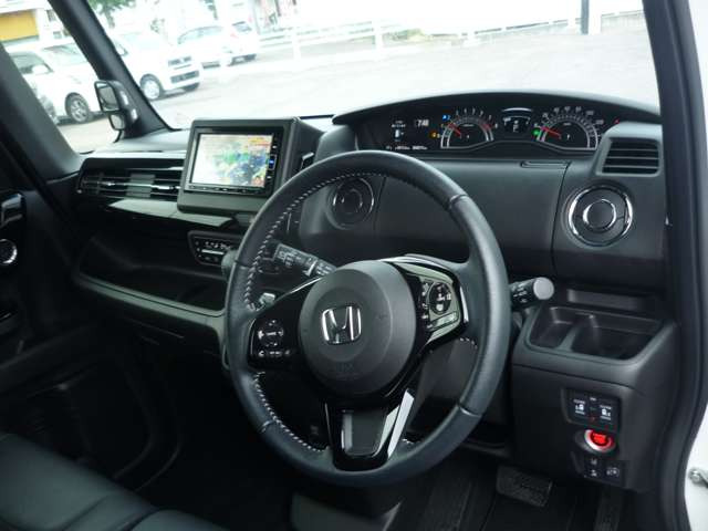 N-BOXカスタムL ターボ 4WD