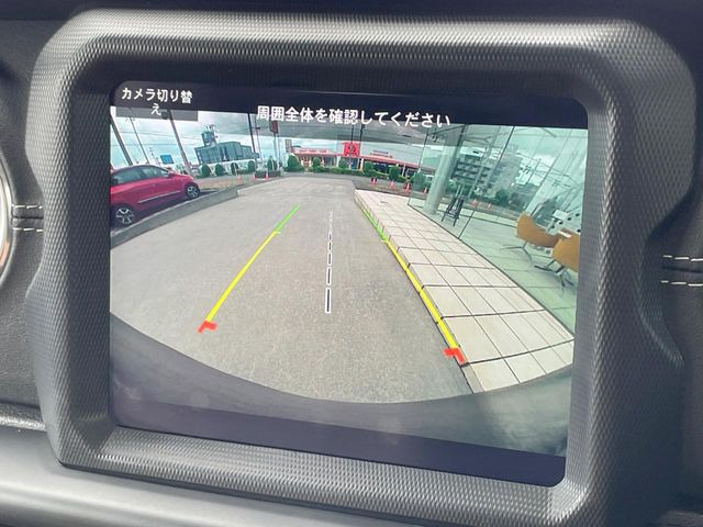 ●バックカメラ:便利な【バックカメラ】で安全確認もできます。駐車が苦手な方にもオススメな便利機能です。