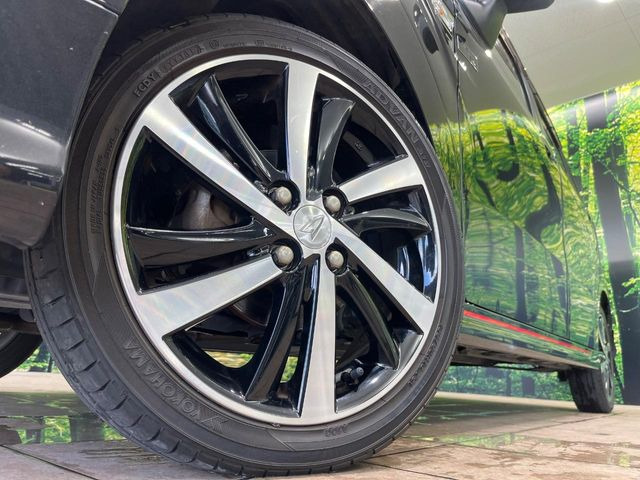 �y����16�C���`�A���~�z�C�[���z�O�ςɃ}�b�`���������A���~�z�C�[���𑕒����Ă���܂��B�e��ЊO�A���~�z�C�[����A�X�^�b�h���X�^�C�����戵�����Ă���܂��B���񂲑��k����������