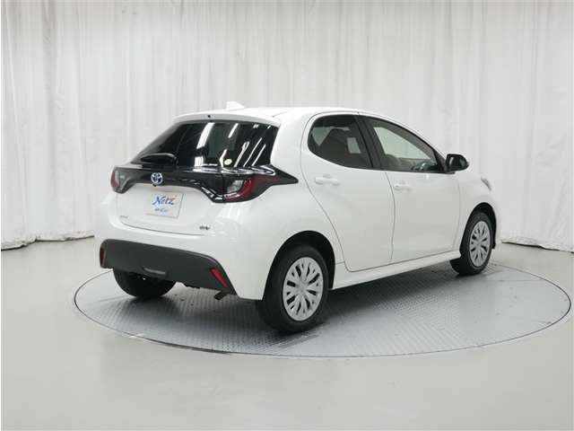 ヤリス1.5 ハイブリッド X E-Four 4WD