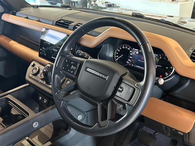 ディフェンダー130 X ダイナミック HSE 3.0L D300 ディーゼル 4WD