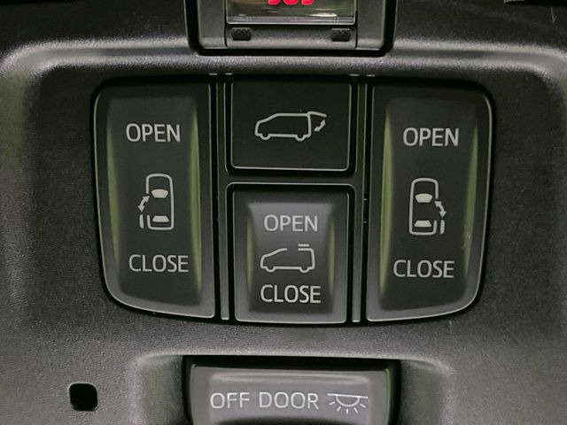 【両側パワースライドドア】スマートキーや運転席のスイッチで後席両側スライドドアの開閉が可能♪電動だから力を入れてドアを開ける必要が無く、小さなお子様でも簡単に開け閉めでき快適です♪