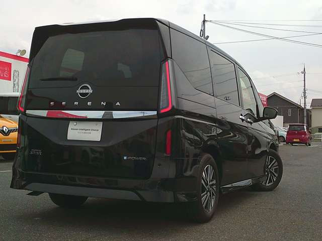 セレナ1.4 e-POWER ハイウェイスターV