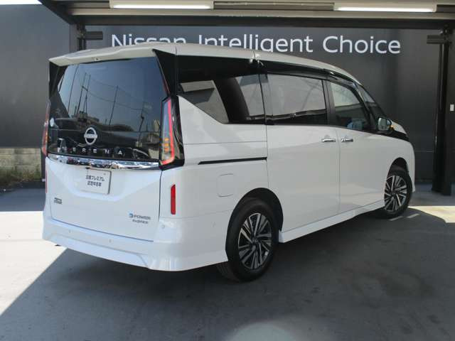 セレナ1.4 e-4ORCE ハイウェイスターV 4WD