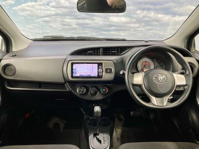 ヴィッツ1.3 F 4WD